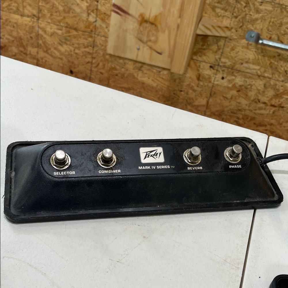 Mark IV Series Footswitch - Black